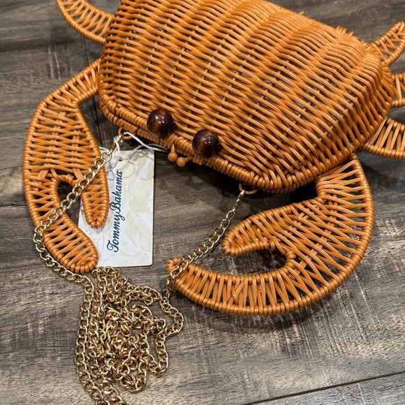 NWT Tommy Bahama woven Crab-Shaped Wicker Handbag - Picture 5 of 6